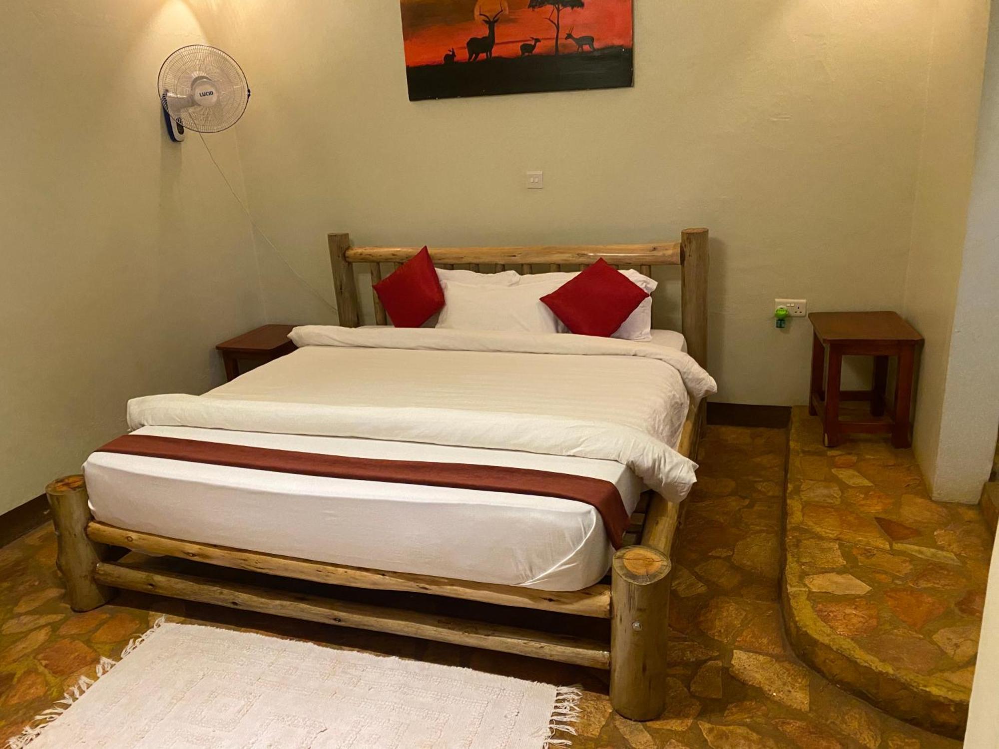 Afro Smile Hotel & Guest House Jinja Exterior photo