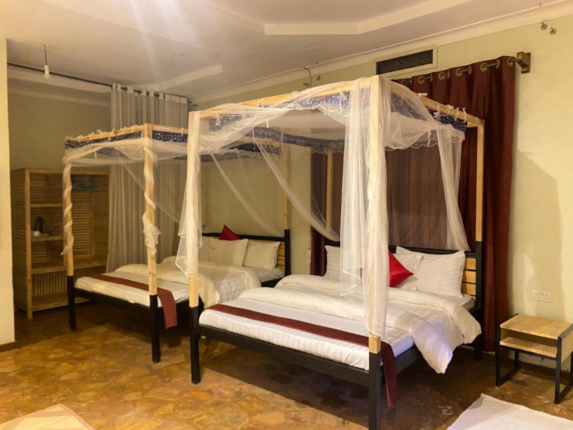 Afro Smile Hotel & Guest House Jinja Exterior photo