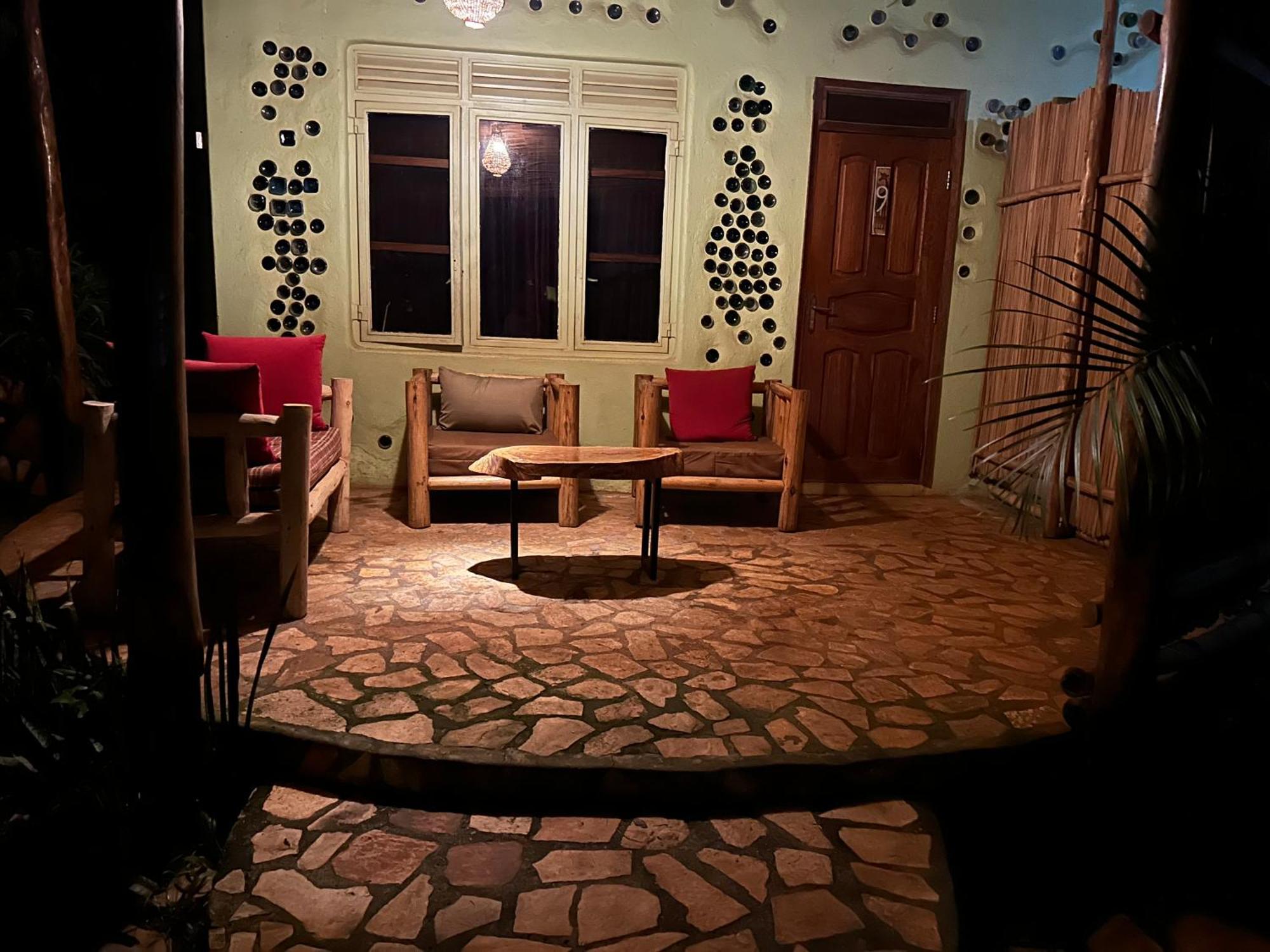 Afro Smile Hotel & Guest House Jinja Exterior photo