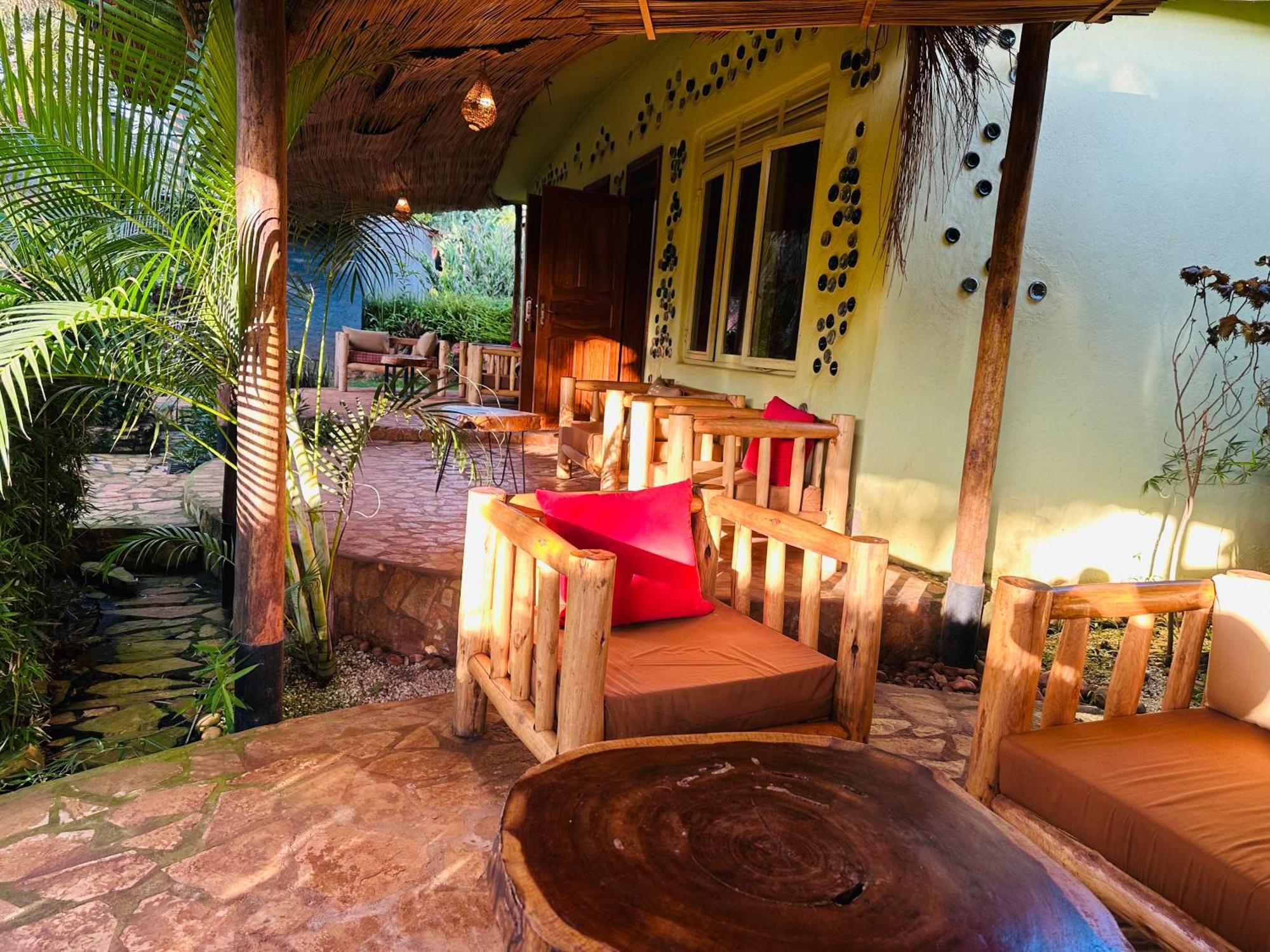 Afro Smile Hotel & Guest House Jinja Exterior photo