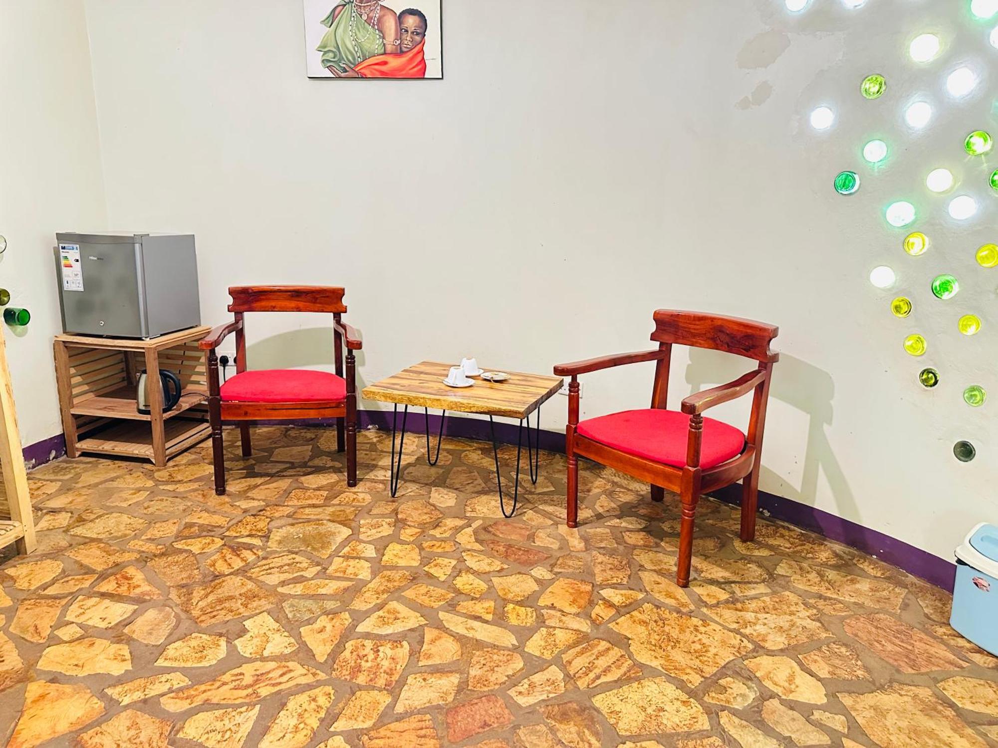 Afro Smile Hotel & Guest House Jinja Exterior photo
