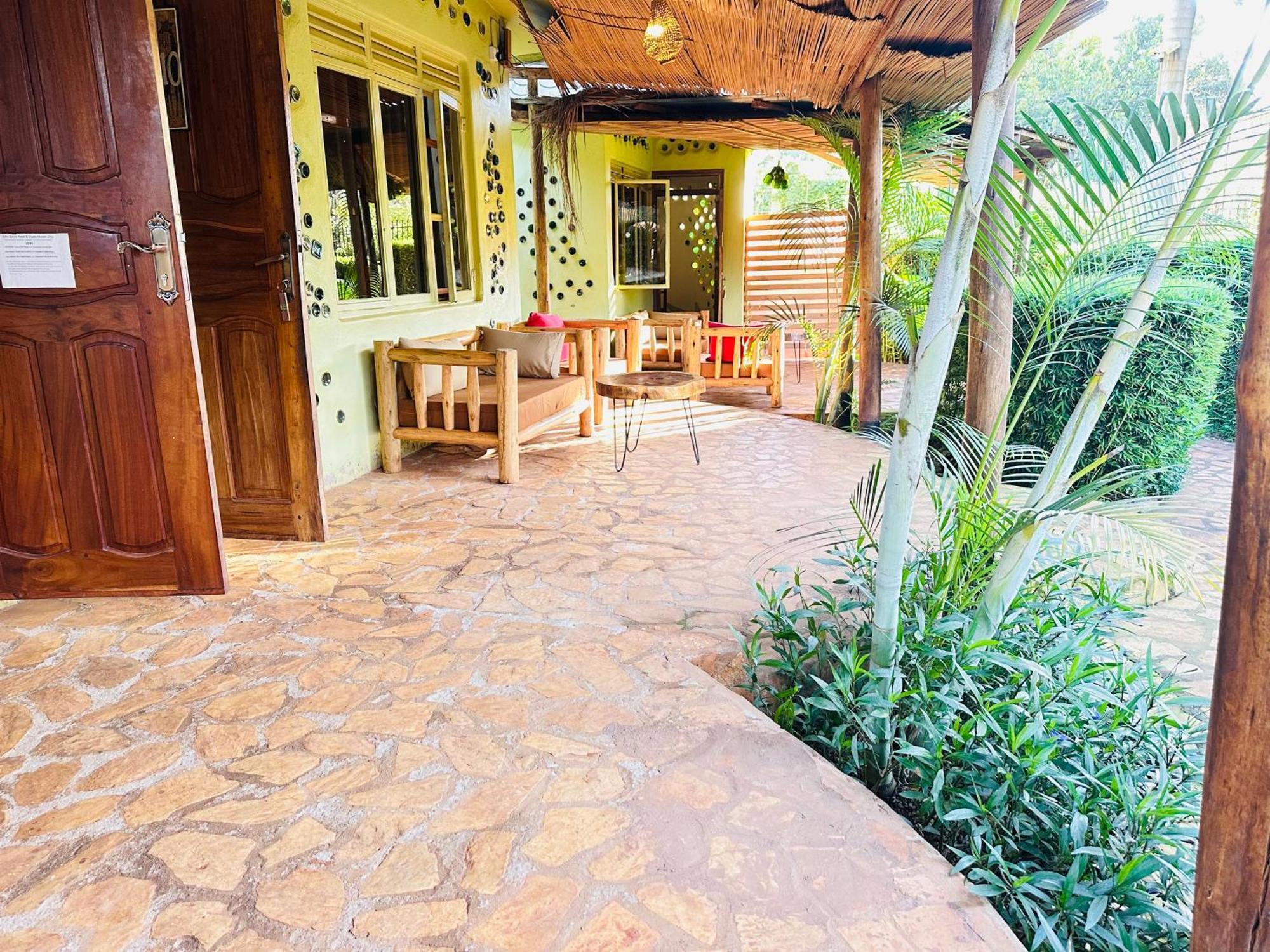 Afro Smile Hotel & Guest House Jinja Exterior photo